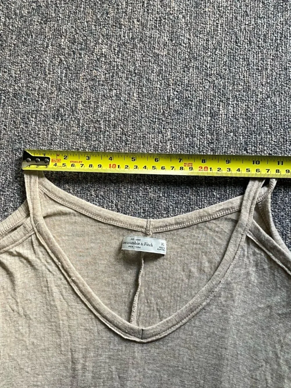Long Sleeved Top  Abercrombie & Fitch Tan Cold Shoulder women's  XS